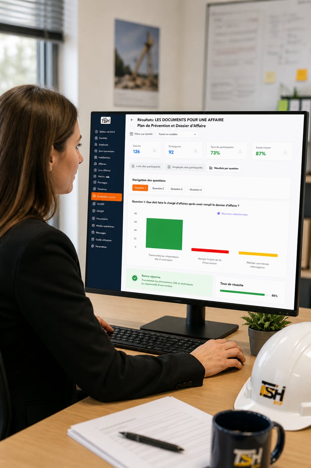 Responsable HSE consultant les résultats d'une formation sur Team 5 Connect